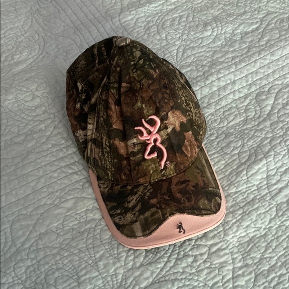 Browning Camouflage Hat with Pink Logo - Picture 1 of 4